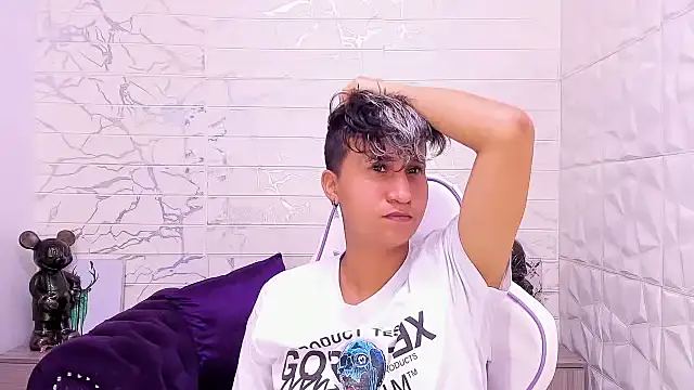 Snapshot of Im_Milan_Rs chatting on February 20, 3:12 am Im Milan Rs online show from February 20, 3:12 am