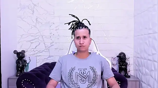 Snapshot of Im_Milan_Rs chatting on February 23, 12:08 am Im Milan Rs online show from February 23, 12:08 am