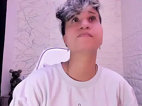 Snapshot of Im_Milan_Rs chatting on March 6, 3:13 am Im Milan Rs online show from March 6, 3:13 am