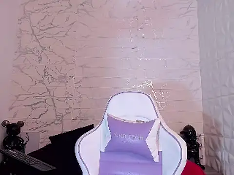 Snapshot of Im_Milan_Rs chatting on March 8, 4:56 am Im Milan Rs online show from March 8, 4:56 am