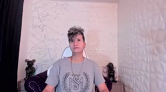 Snapshot of Im_Milan_Rs chatting on March 11, 12:00 am Im Milan Rs online show from March 11, 12:00 am