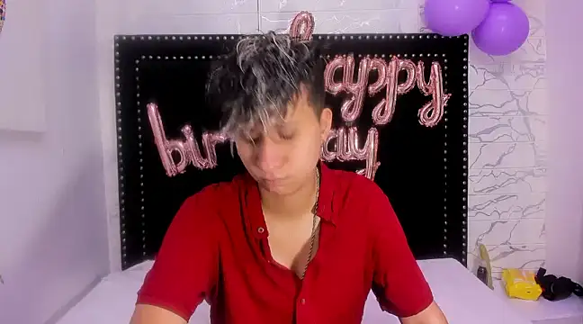 Snapshot of Im_Milan_Rs chatting on March 12, 1:36 am Im Milan Rs online show from March 12, 1:36 am