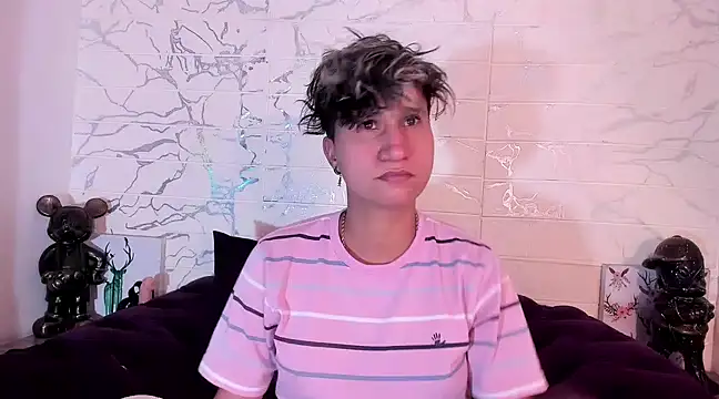 Snapshot of Im_Milan_Rs chatting on March 15, 6:47 am Im Milan Rs online show from March 15, 6:47 am