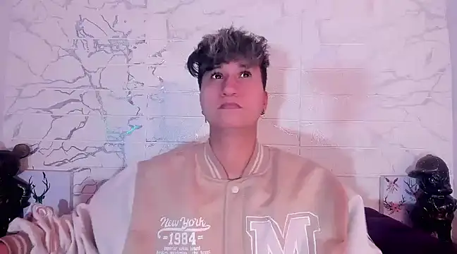 Snapshot of Im_Milan_Rs chatting on March 18, 7:19 am Im Milan Rs online show from March 18, 7:19 am