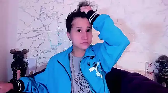 Snapshot of Im_Milan_Rs chatting on March 19, 6:46 am Im Milan Rs online show from March 19, 6:46 am