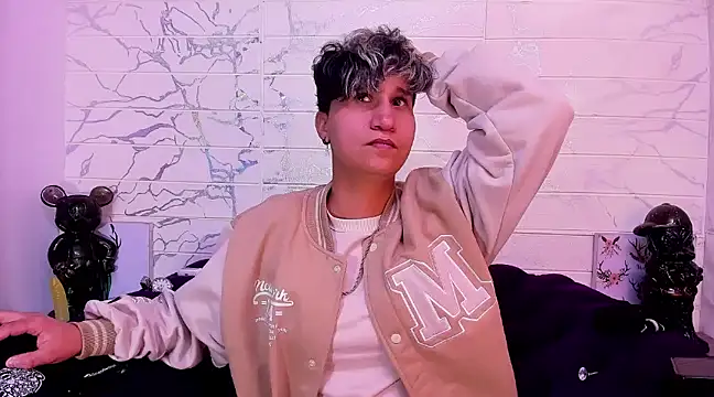 Snapshot of Im_Milan_Rs chatting on March 20, 7:14 am Im Milan Rs online show from March 20, 7:14 am