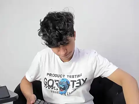 Snapshot of Im_Milan_Rs chatting on October 5, 4:33 am Im Milan Rs online show from October 5, 4:33 am