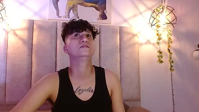 Snapshot of Im_Milan_Rs chatting on October 10, 4:00 am Im Milan Rs online show from October 10, 4:00 am