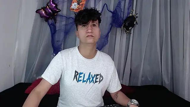 Snapshot of Im_Milan_Rs chatting on October 15, 3:17 am Im Milan Rs online show from October 15, 3:17 am