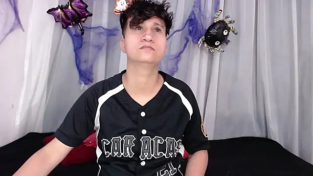 Snapshot of Im_Milan_Rs chatting on October 16, 4:13 am Im Milan Rs online show from October 16, 4:13 am