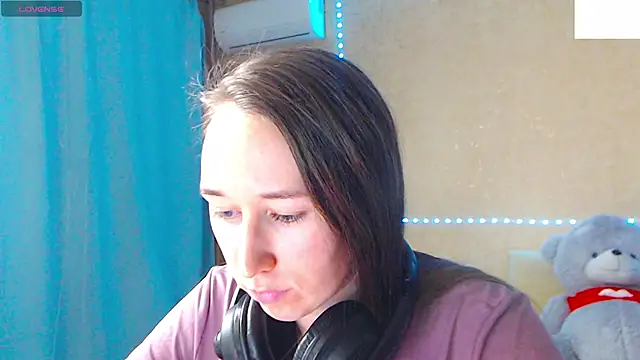 Snapshot of --Model--2 chatting on February 11, 11:22 pm --Model--2 online show from February 11, 11:22 pm