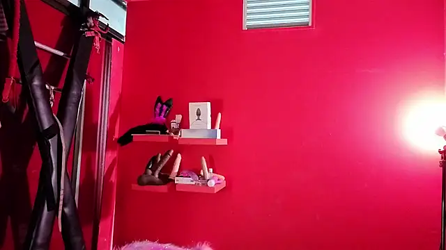 Ambar Roux  online show from February 24, 12:58 pm