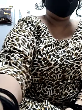 Snapshot of zeepe19 chatting on October 6, 7:17 am zeepe19 online show from October 6, 7:17 am