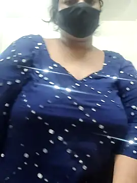 Snapshot of zeepe19 chatting on October 9, 4:43 am zeepe19 online show from October 9, 4:43 am