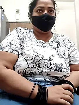 Snapshot of zeepe19 chatting on October 20, 7:53 am zeepe19 online show from October 20, 7:53 am