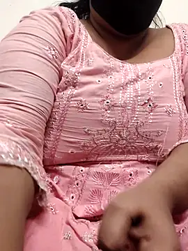 Snapshot of zeepe19 chatting on October 24, 12:45 pm zeepe19 online show from October 24, 12:45 pm