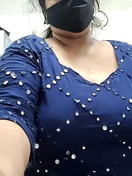 Snapshot of zeepe19 chatting on October 26, 8:20 am zeepe19 online show from October 26, 8:20 am