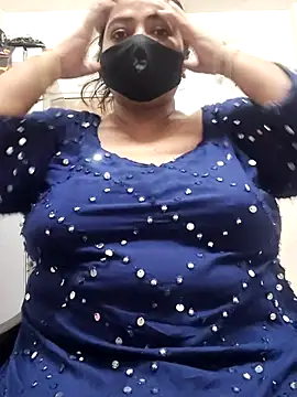 Snapshot of zeepe19 chatting on October 29, 6:15 am zeepe19 online show from October 29, 6:15 am