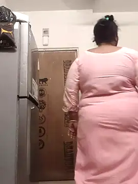 Snapshot of zeepe19 chatting on October 31, 1:01 pm zeepe19 online show from October 31, 1:01 pm