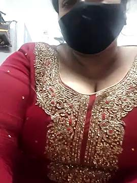 Snapshot of zeepe19 chatting on November 2, 5:04 pm zeepe19 online show from November 2, 5:04 pm