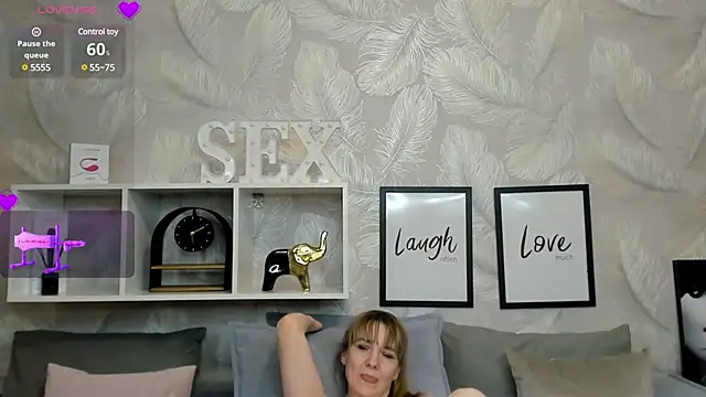 Snapshot of KattyPeachX chatting on March 11, 7:26 am KattyPeachX online show from March 11, 7:26 am