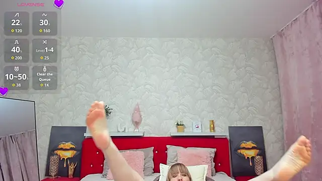 Snapshot of KattyPeachX chatting on October 7, 1:14 am KattyPeachX online show from October 7, 1:14 am