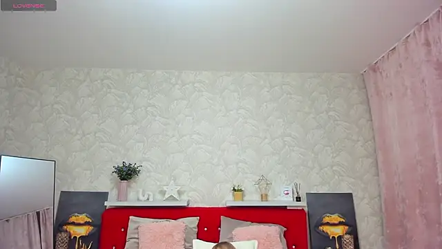 KattyPeachX online show from February 3, 1:15 am