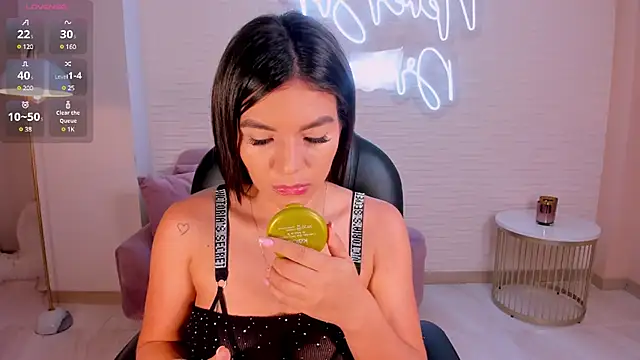 ValeriaRoldanX online show from February 26, 3:21 am