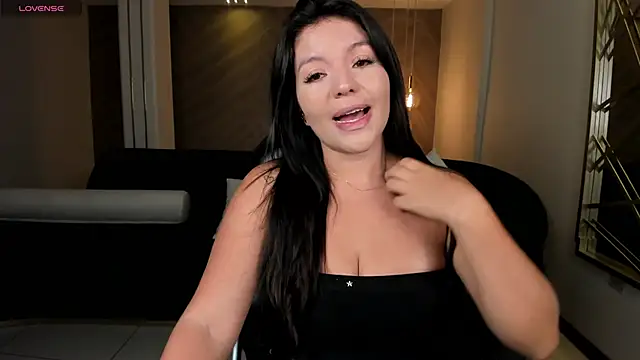 Snapshot of ValeriaRoldanX chatting on April 10, 11:04 am ValeriaRoldanX online show from April 10, 11:04 am
