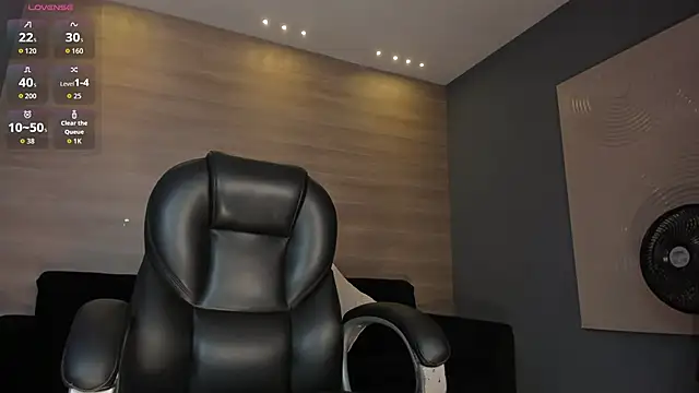 Snapshot of ValeriaRoldanX chatting on April 23, 12:29 pm ValeriaRoldanX online show from April 23, 12:29 pm