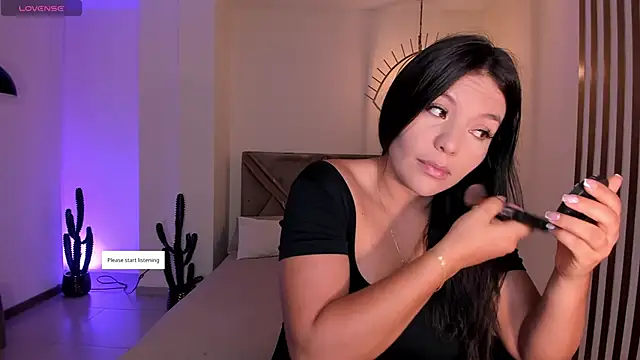 Snapshot of ValeriaRoldanX chatting on May 10, 11:15 am ValeriaRoldanX online show from May 10, 11:15 am