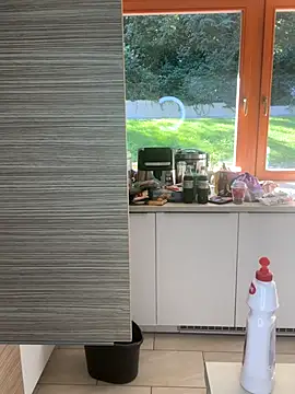 Snapshot of MacTroy chatting on September 19, 1:12 pm MacTroy online show from September 19, 1:12 pm