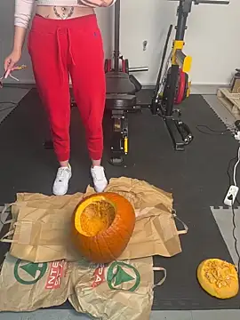 Snapshot of MacTroy chatting on October 16, 4:41 pm MacTroy online show from October 16, 4:41 pm