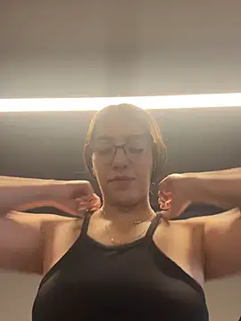 StaceyJones1 online show from March 13, 9:48 pm