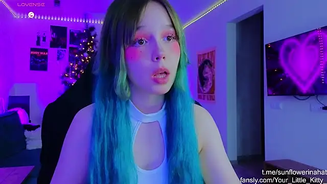 Snapshot of 812sunflowerinahat chatting on December 21, 8:18 am 812sunflowerinahat online show from December 21, 8:18 am