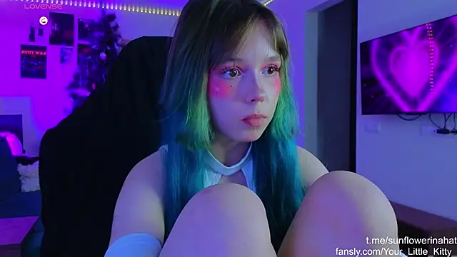 Snapshot of 812sunflowerinahat chatting on December 21, 11:22 am 812sunflowerinahat online show from December 21, 11:22 am