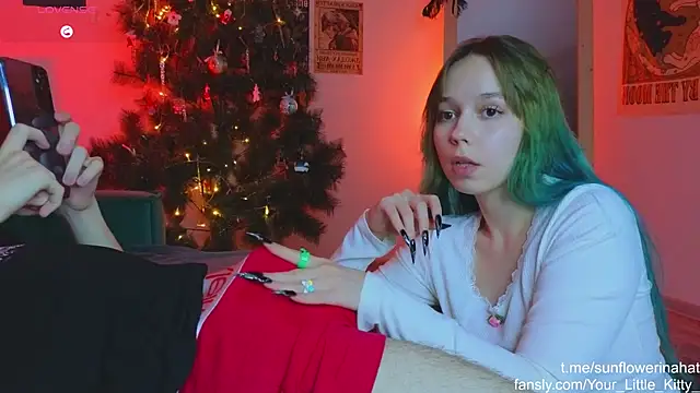 Snapshot of 812sunflowerinahat chatting on December 29, 8:26 pm 812sunflowerinahat online show from December 29, 8:26 pm