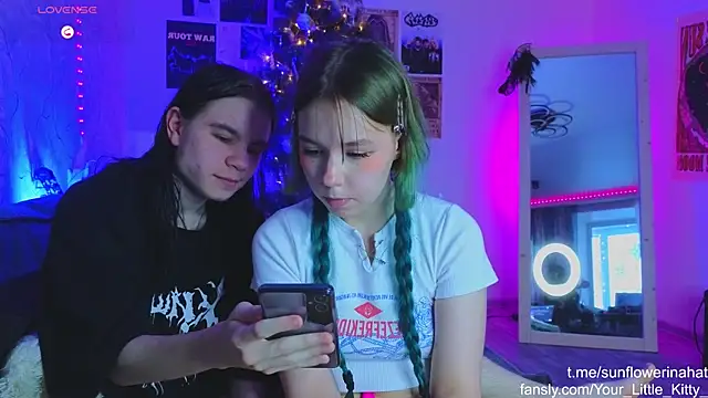 Snapshot of 812sunflowerinahat chatting on January 3, 6:33 am 812sunflowerinahat online show from January 3, 6:33 am