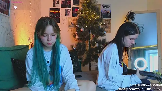 Snapshot of 812sunflowerinahat chatting on January 8, 8:27 am 812sunflowerinahat online show from January 8, 8:27 am