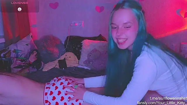 Snapshot of 812sunflowerinahat chatting on February 15, 1:49 pm 812sunflowerinahat online show from February 15, 1:49 pm