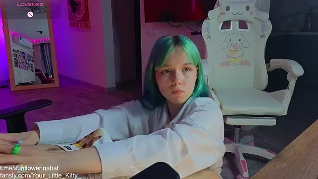 Snapshot of 812sunflowerinahat chatting on March 20, 3:25 pm 812sunflowerinahat online show from March 20, 3:25 pm