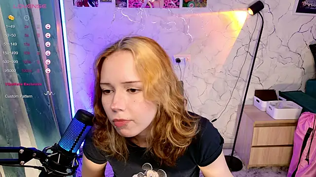 Snapshot of 812sunflowerinahat chatting on April 6, 2:07 pm 812sunflowerinahat online show from April 6, 2:07 pm