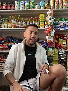 Snapshot of JuanZapata33 chatting on February 20, 8:53 pm JuanZapata33 online show from February 20, 8:53 pm