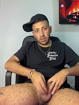 Snapshot of JuanZapata33 chatting on March 11, 9:21 pm JuanZapata33 online show from March 11, 9:21 pm