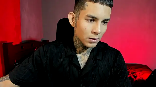 Travistanner 28 online show from February 14, 1:35 am