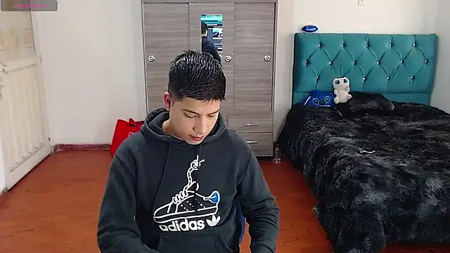 Snapshot of Randy_horny chatting on September 26, 4:55 pm Randy horny online show from September 26, 4:55 pm