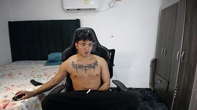 Snapshot of man_dur07 chatting on February 12, 5:26 pm man dur07 online show from February 12, 5:26 pm