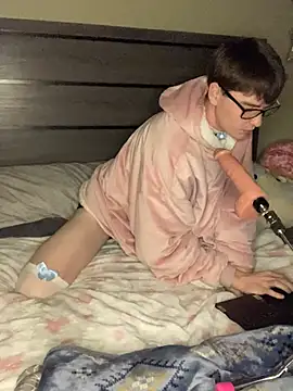 Snapshot of YourFavTwinkie chatting on December 16, 6:53 am YourFavTwinkie online show from December 16, 6:53 am