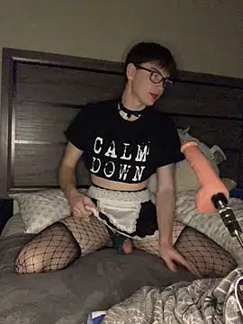 Snapshot of YourFavTwinkie chatting on December 23, 7:28 am YourFavTwinkie online show from December 23, 7:28 am