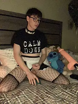 Snapshot of YourFavTwinkie chatting on January 5, 10:43 am YourFavTwinkie online show from January 5, 10:43 am